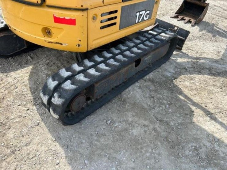2016-deere-17g-image-32