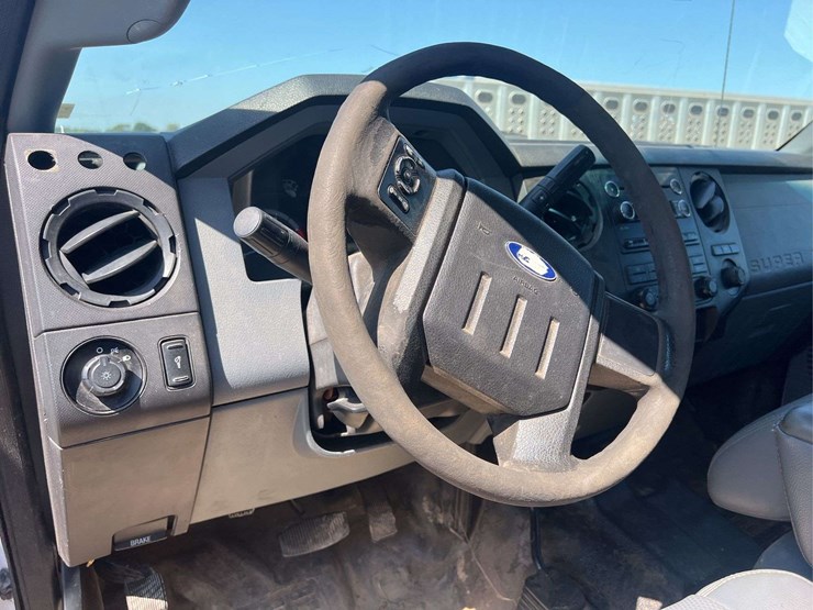 ford-f350-xl-image-36