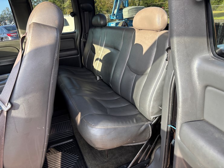 2004-gmc-1500-image-5