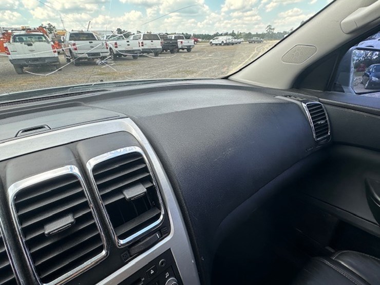 2011-gmc-acadia-image-46
