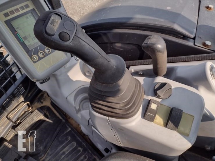 2018-deere-35g-image-9