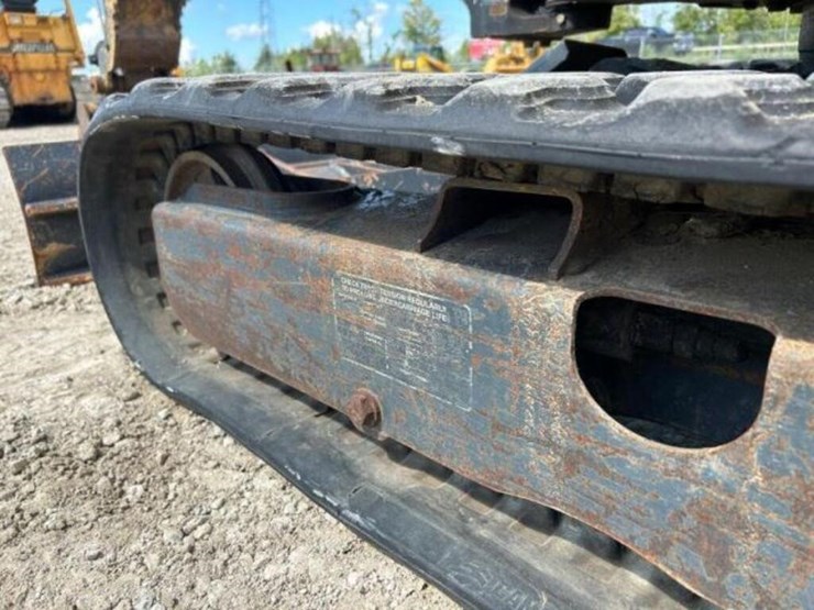 2016-deere-17g-image-31