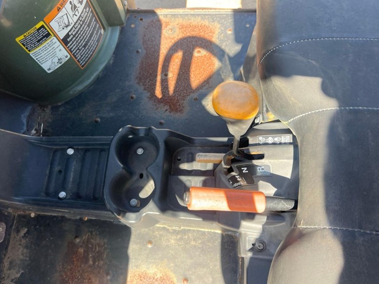 2019-john-deere-gator-image-26