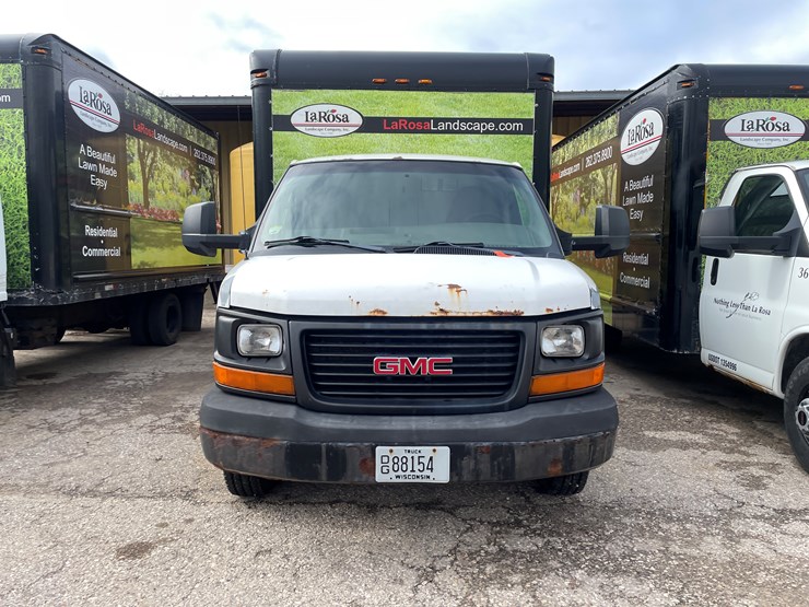 #9856-•-2011-gmc-box-truck-(has-wi-title)-image-2