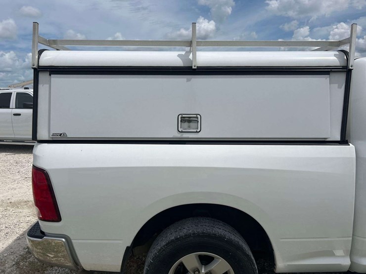2020-ram-1500-classic-image-19