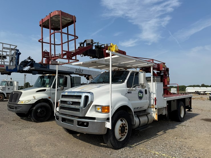 2012-ford-f750-image-1