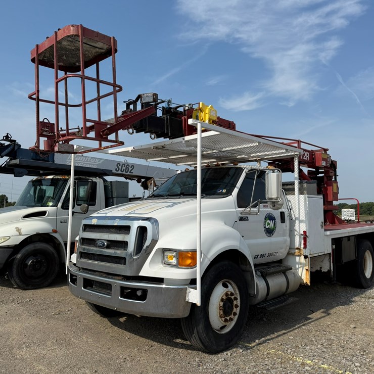 2012 FORD F750