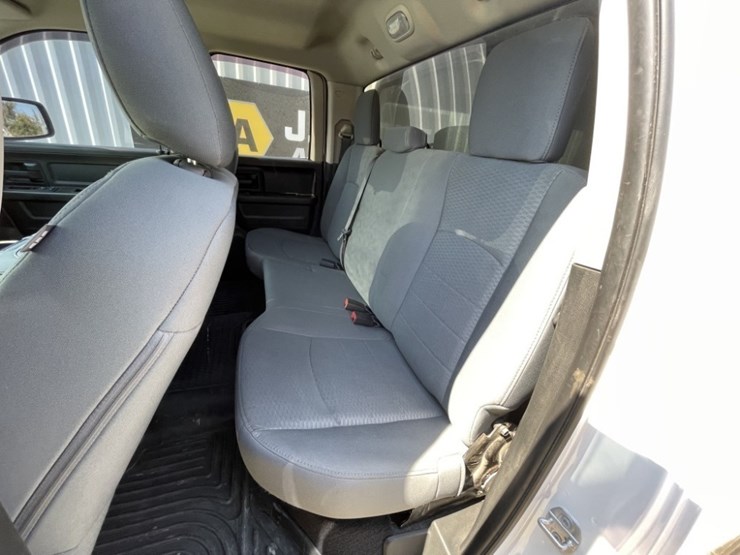 2017-dodge-ram-1500-crew-cab-4x4-pickup-image-20