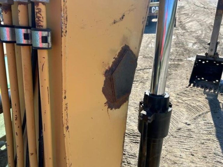 2010-caterpillar-324dl-image-37