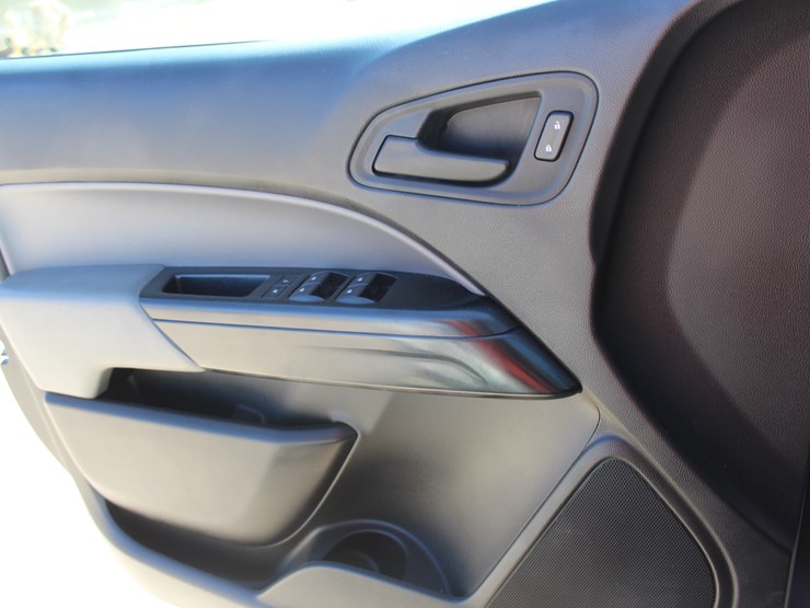 2022-chevrolet-colorado-image-11