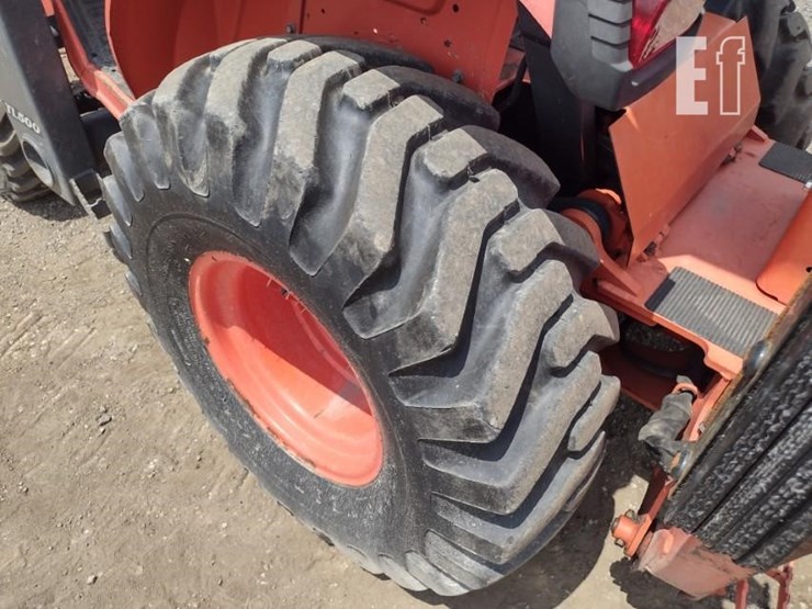 16-kubota-b26tlb-tractor-8242-image-25