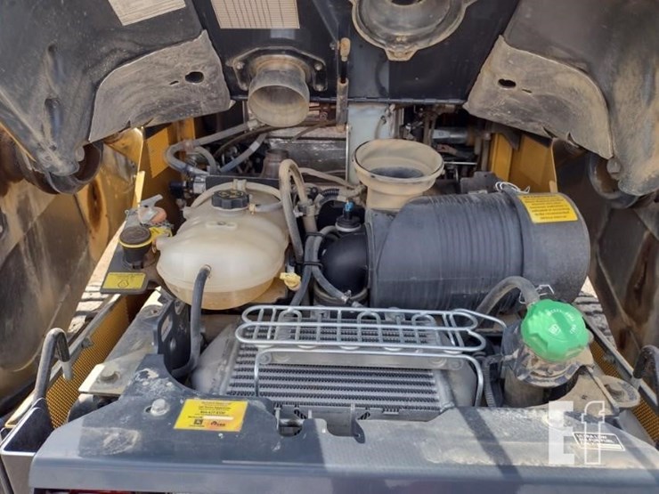 2022-deere-333g-image-36