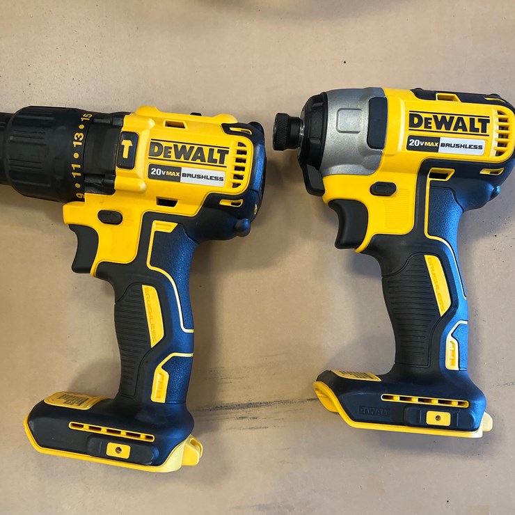#1156 • DEWALT COMBO KIT DRILL AND IMPACT