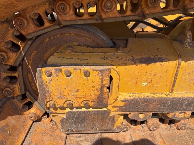 2017-caterpillar-d6k2-lgp-image-12
