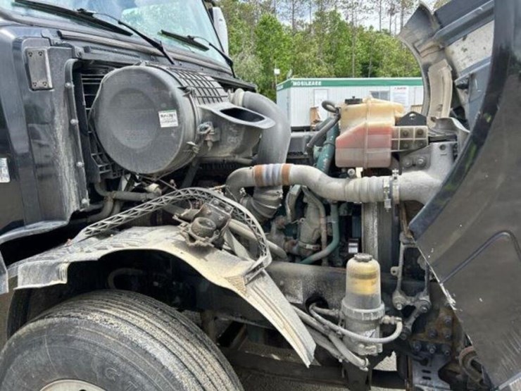 2016-volvo-t/a-hiway-tractor---sleeper-4v4nc9eh7gn-image-42