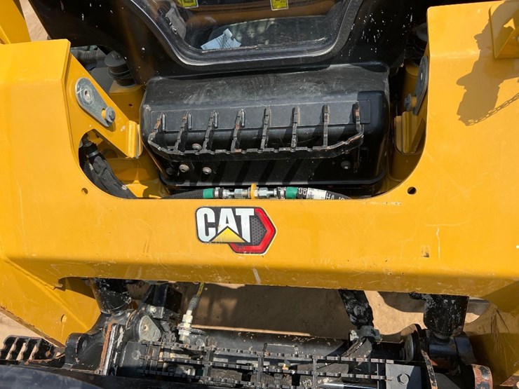 2023-caterpillar-259d3-image-11