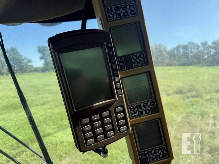 2006-john-deere-9760-sts-image-41