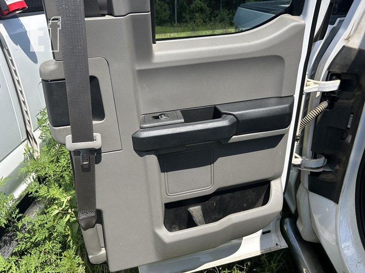 2019-ford-f150-image-25