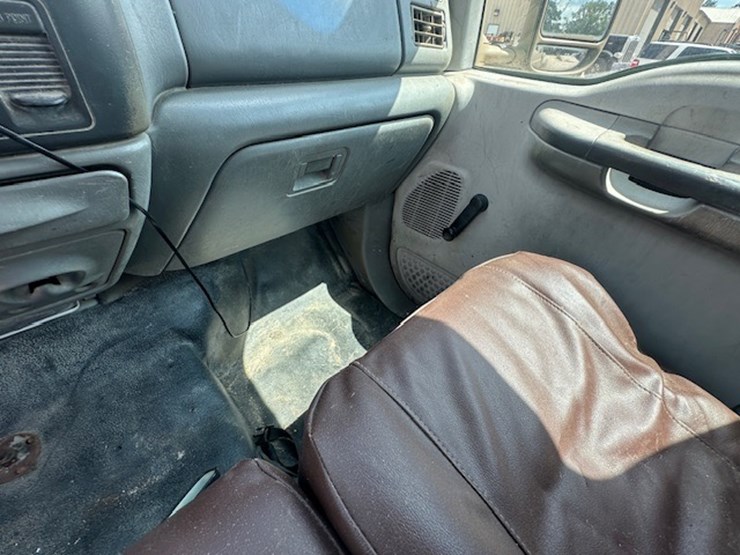 2003-ford-f450-image-39