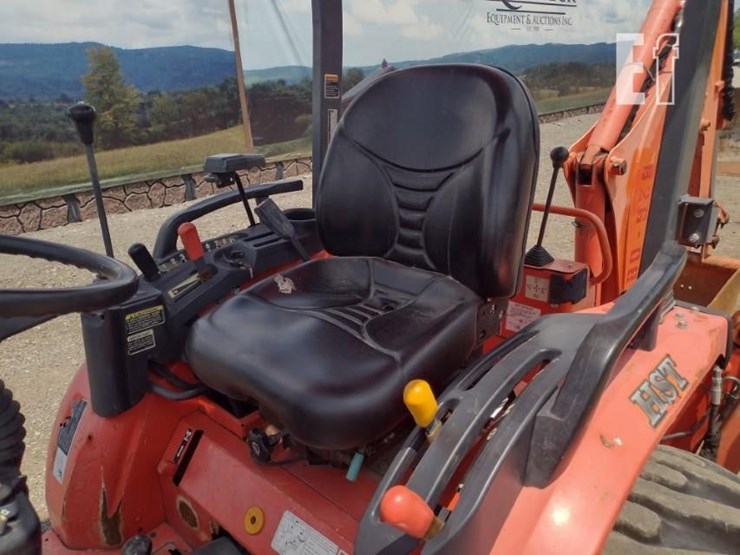 16-kubota-b26tlb-tractor-8242-image-14
