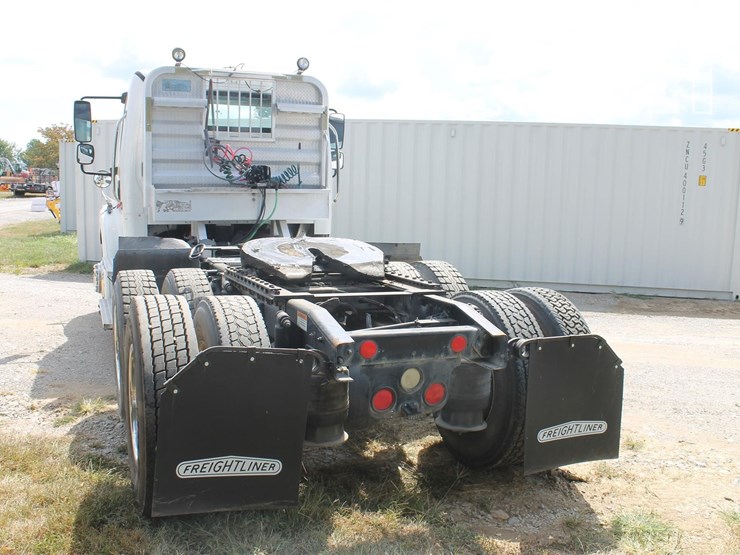 2014-freightliner-image-8