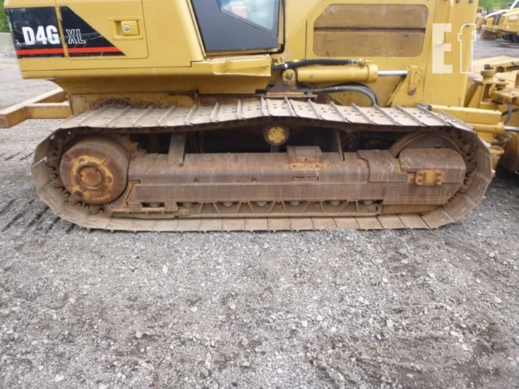 2005-caterpillar-d4g-xl-image-31