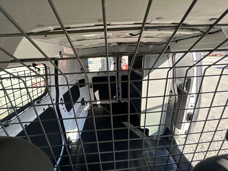 2020-nissan-nv200-image-24