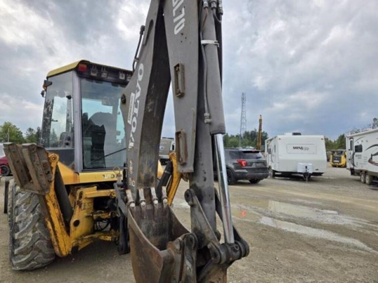 2009-volvo-bl70-image-25
