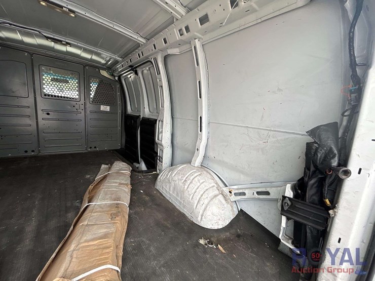 2019-chevrolet-express-2500-image-23