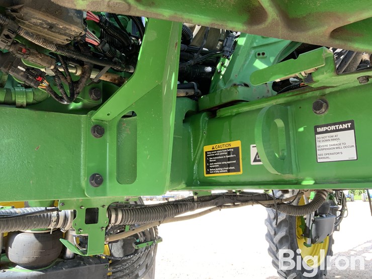 2020-john-deere-r4044-image-17