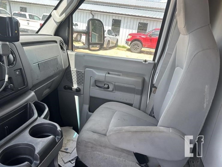 2012-ford-e450-image-7