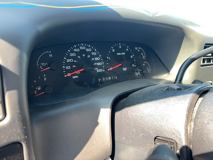 2004-ford-f350-xl-image-28