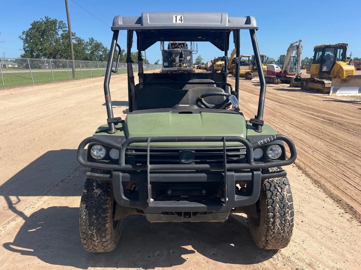 2019-john-deere-gator-image-7