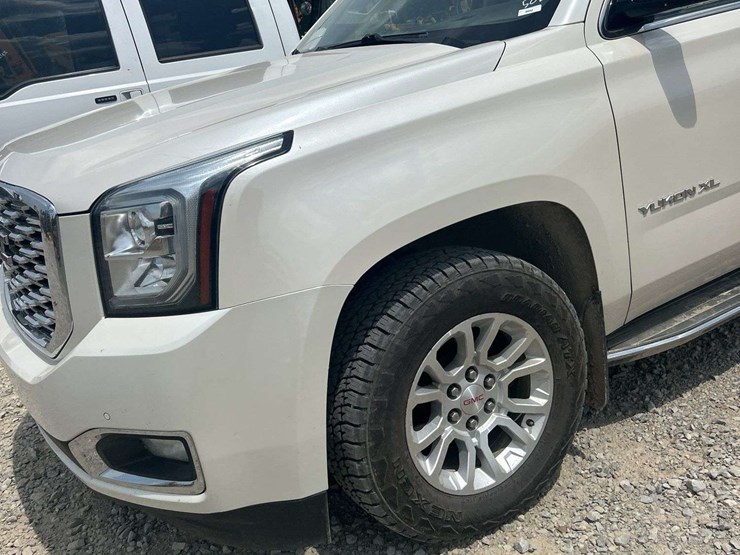 2015-gmc-yukon-xl-image-6