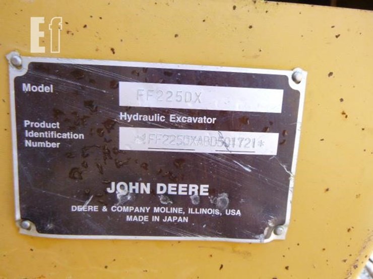 2011-deere-225d-lc-image-5