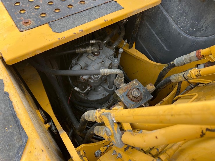 deere-160c-lc-image-17