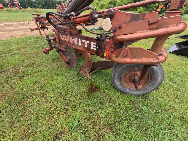 #5216-•-white-549-5-bottom-plow-image-9