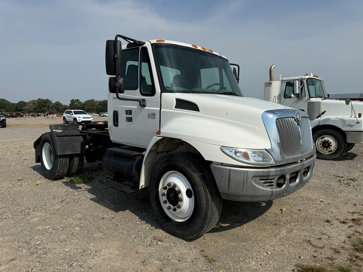 2006-international-durastar-4400-image-3