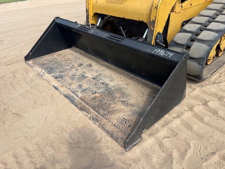 2012-caterpillar-299d-xhp-image-18