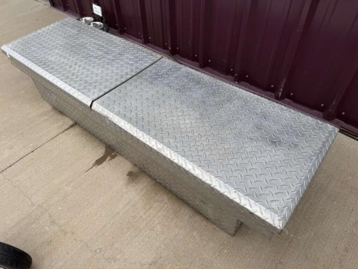crossover-pick-up-tool-box-image-5