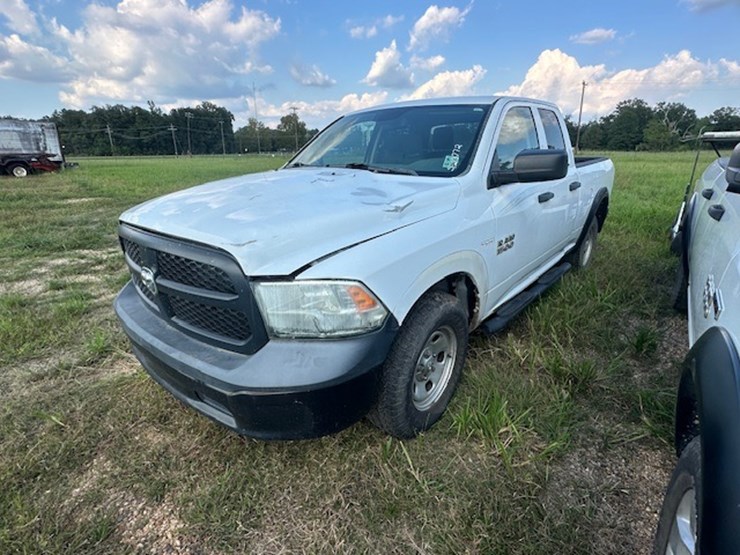 2015-dodge-1500-image-1