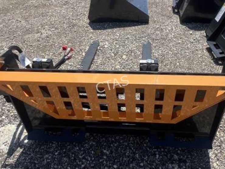 #32-•-wolverine-hydraulic-adjustable-skid-steer-forks-image-1