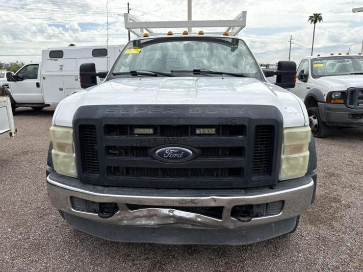 2010-ford-f550-image-2