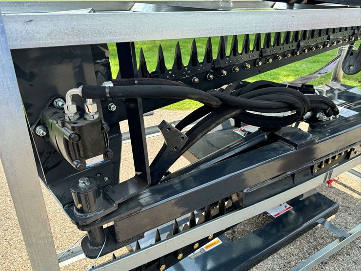wolverine-sbm-12-72w-skid-steer-sickle-bar-mower-image-4