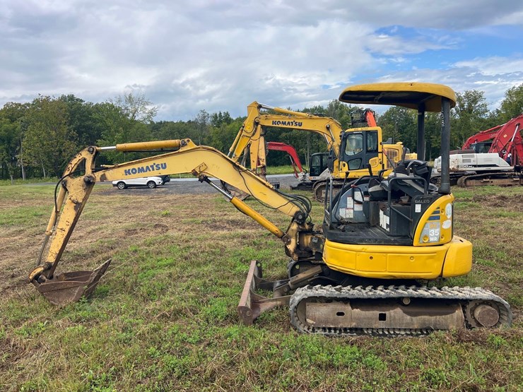 komatsu-pc35mr-2-image-1