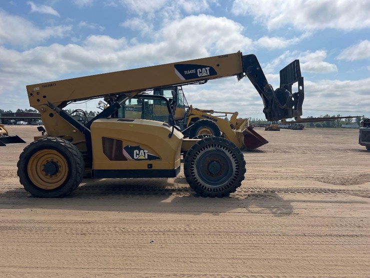 2014-caterpillar-tl642c-image-5