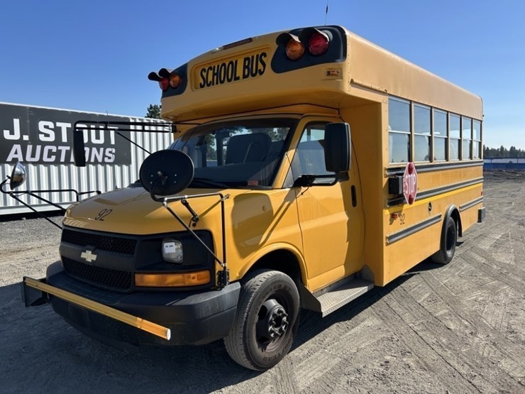 2008-chevrolet-express-school-bus-image-1