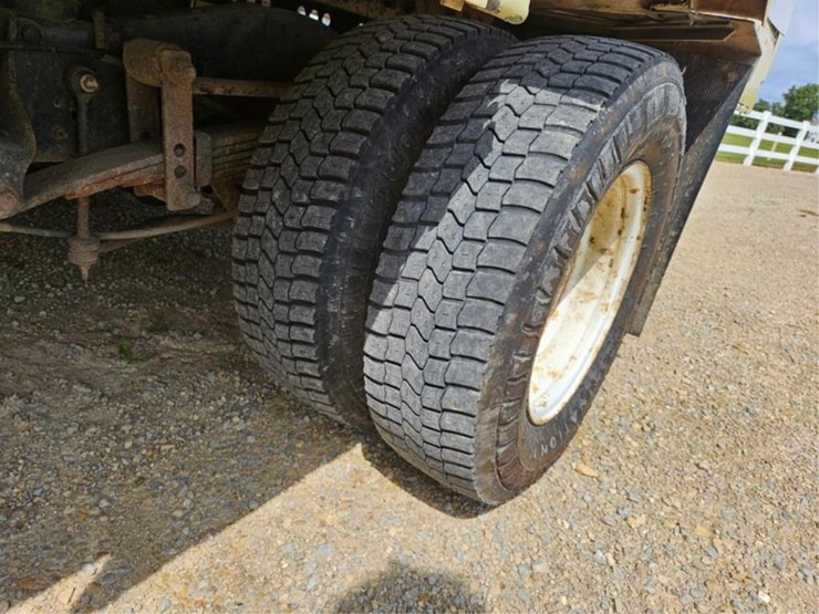 2018-ford-e450-image-34