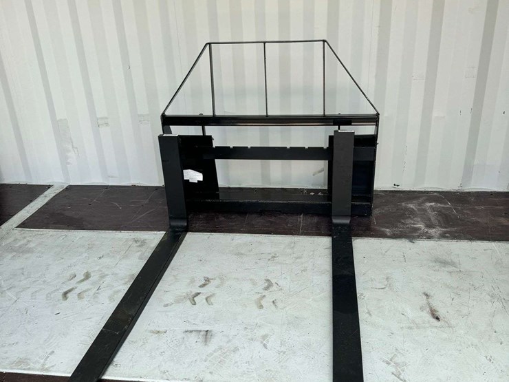 mower-king-sa-pallet-fork-attachment-image-1