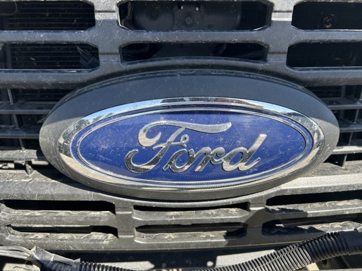 2023-ford-f250-xl-image-9